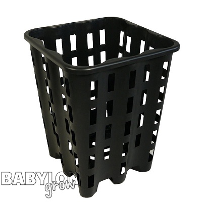 Perforated plastic pot (squared)